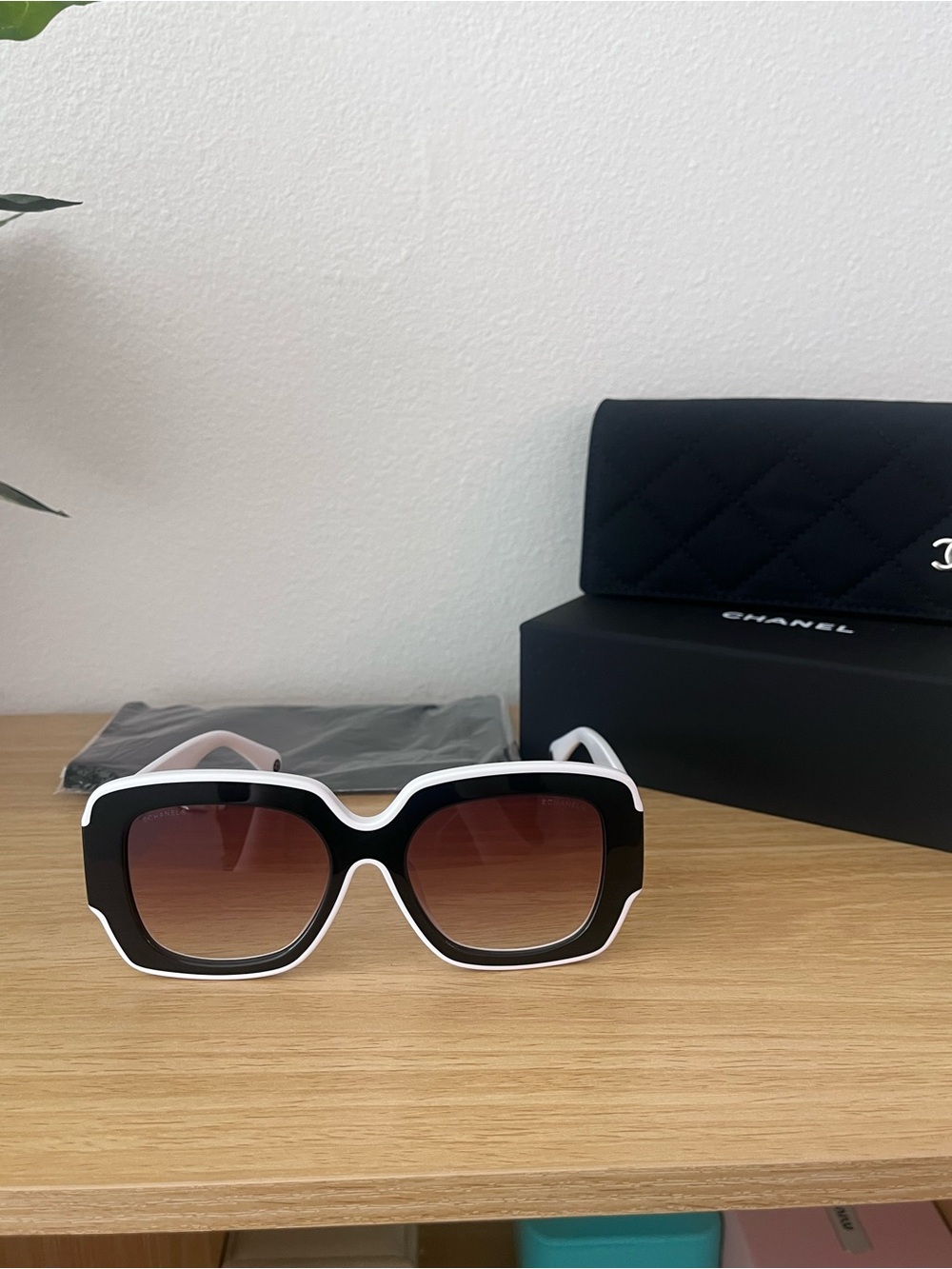 NWT CHANEL Sunglasses ch6059 - Picture 2 of 7